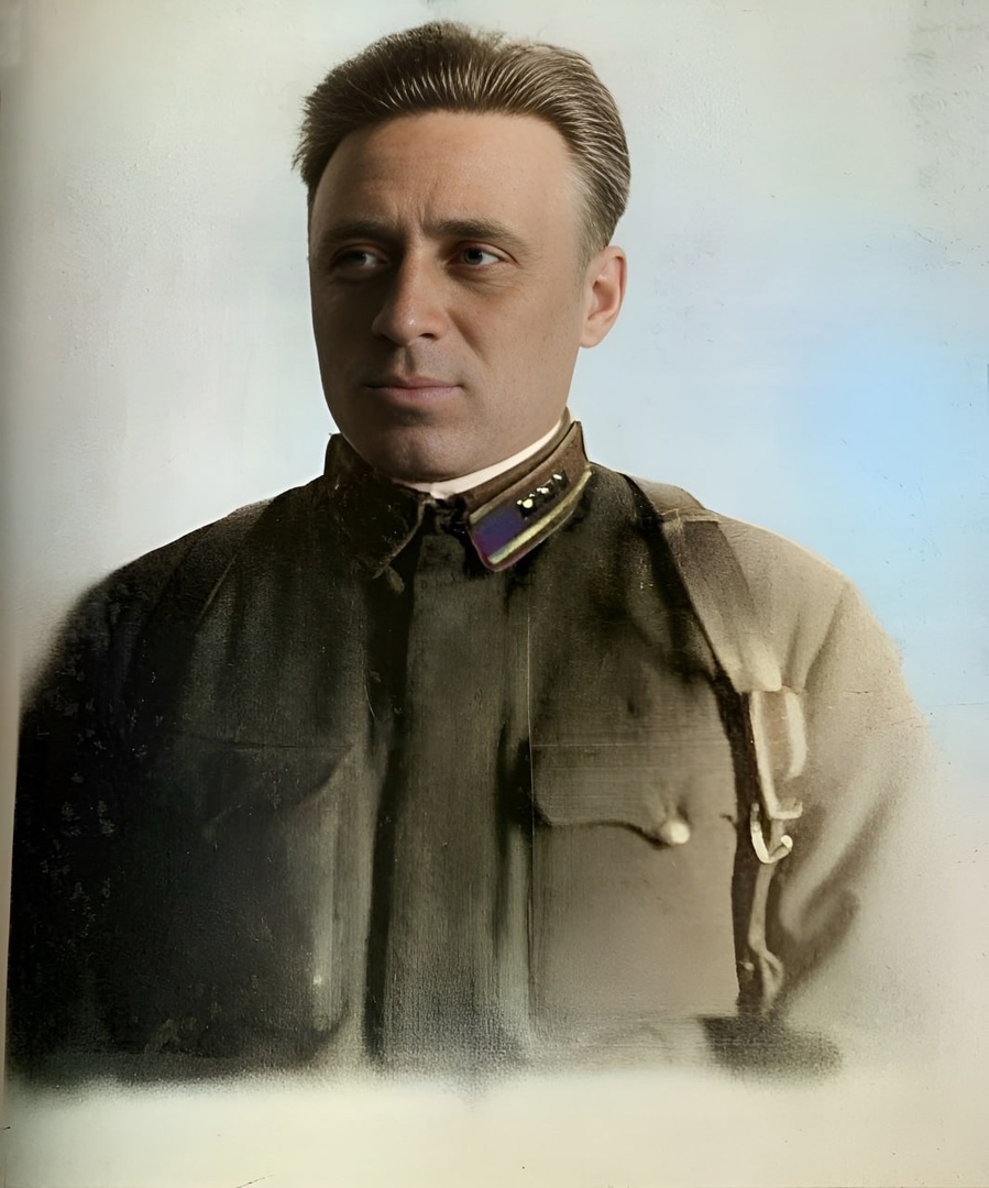 Родился 23 ноября 1906 года в г. Астрахани в семье служащего счетовода. Отец мой Михаил Тимофеевич приходит из рыбаков.До революции работал в местечке астара в качестве счетовода на промысле рыбопромышленника и умер в 1924 г.Мать живет у своих - дочери в городе Гроздном. За границей родственников нет. Семья моя состоит из жены и двоих ...

Великая Отечественная война оставила незабываемый след в истории России. Миллионы смельчаков, погибших и уцелевших, сражались с фашизмом ради свободы и независимости своей Родины. Сегодня мы имеем возможность узнать больше о героях прошлого благодаря услуге по поиску личных дел офицеров Великой Отечественной войны.

Что представляет собой услуга по поиску личных дел?
Услуга по поиску личных дел офицеров Великой Отечественной войны предоставляет возможность найти информацию о солдатах, командирах, генералах и других участниках войны. Эта услуга позволяет узнать историю жизни каждого героя: его боевой путь, награды, участие в масштабных битвах, а также другие подробности, которые делают его историю особенной и значимой.

Зачем искать личные дела офицеров?
Поиск личных дел офицеров Великой Отечественной войны имеет несколько важных причин. Во-первых, это возможность почтить память героев, узнать и оценить их подвиги, а также передать эти знания будущим поколениям. Во-вторых, такой поиск может помочь родственникам и потомкам героев установить свою семейную историю, а также отыскать пропавших без вести родственников.

Как происходит поиск личных дел?
Услуги по поиску личных дел офицеров Великой Отечественной войны обычно предоставляют опытные исследователи и историки. Они имеют доступ к архивам, а также опыт в анализе и сборе информации. При проведении поиска используются различные источники, такие как архивные документы, дневники, воинские билеты, письма и свидетельства очевидцев. В результате проведения поиска собирается максимальная информация о герое и предоставляется заказчику.

Значимость услуги по поиску личных дел
Услуга по пои