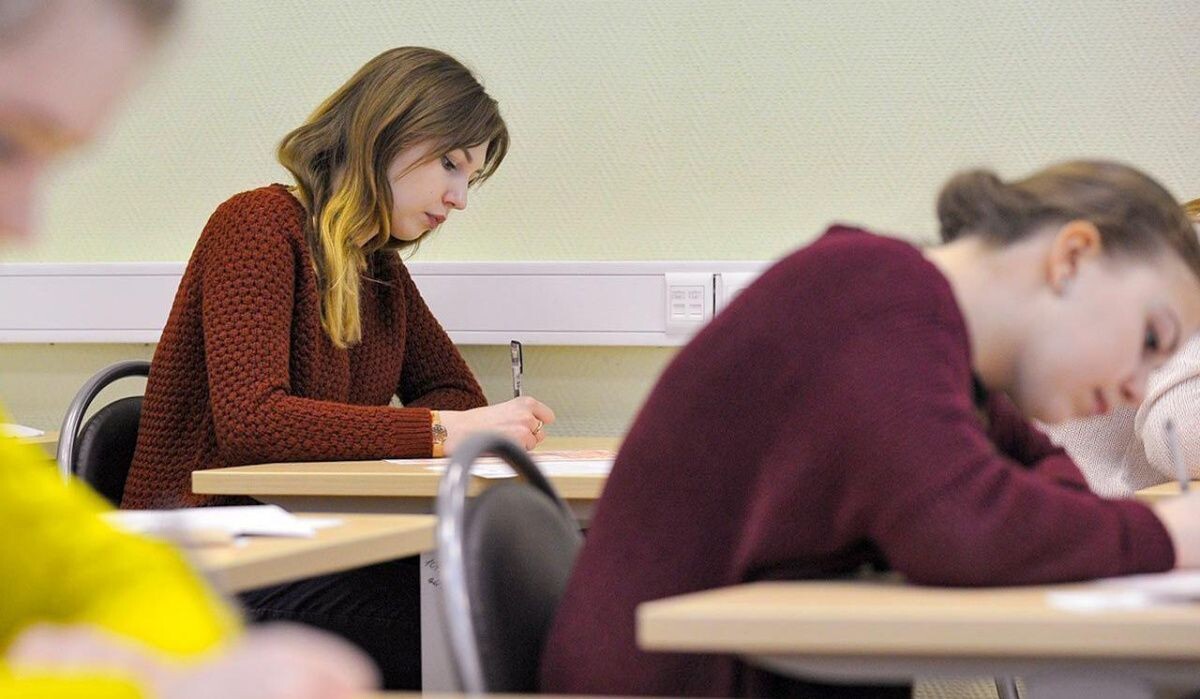     Выпускники пишут ЕГЭ. Источник: mos.ru Автор фото: Пресс-служба Мэра и Правительства Москвы