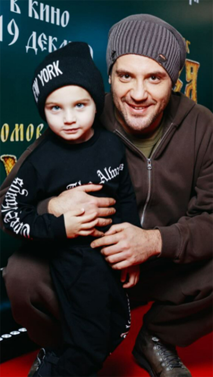 Марк Богатырев с сыном Данилой. Фото: соцсети Марка Богатырева