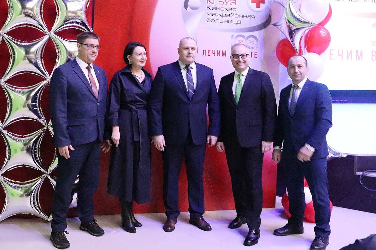 Главные представители администрации медицинских учреждений Канска и Канского района. Фото Вячеслава ПЕТРОВА.