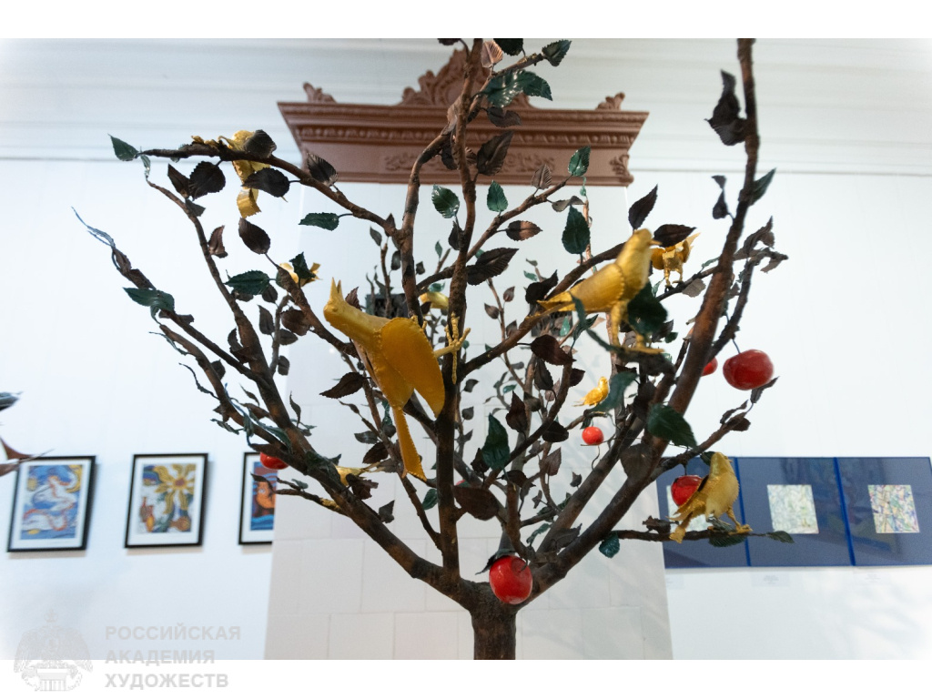 Фрагмент экспозиции академического выставочного проекта «Зимние грёзы» в МВК РАХ (Москва, Пречистенка, 19. Фото: Виктор Берёзкин. пресс-служба РАХ. 2024.