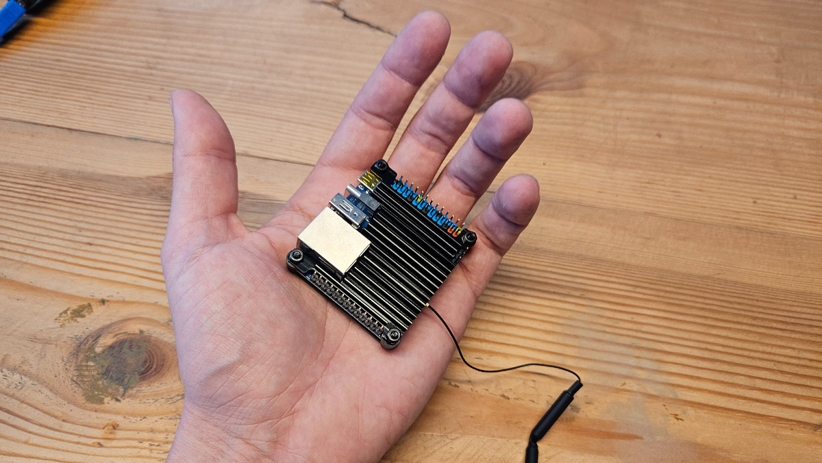 Целый умный дом с кредитную карту. 