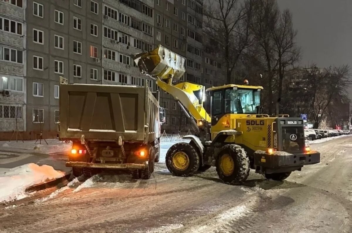    Дорожные службы устраняют последствия трехдневного снегопада в Нижнем