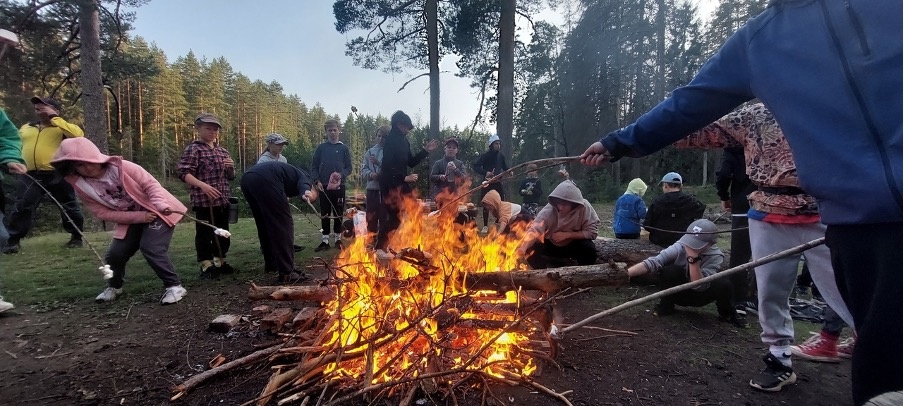 Отдых детей в лагере
