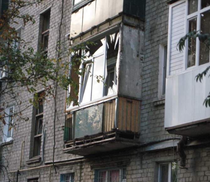 Только что уехала скорая помощь, пострадала старушка...