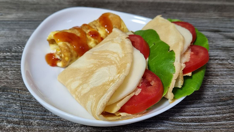 Блинчики с сыром и яйцо (478 ккал)