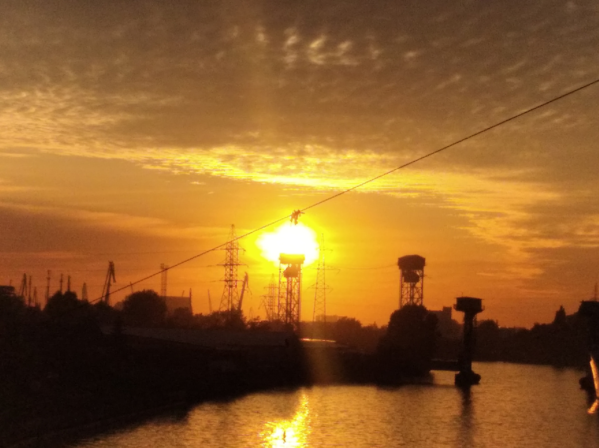 Башни Двухярусного в закате