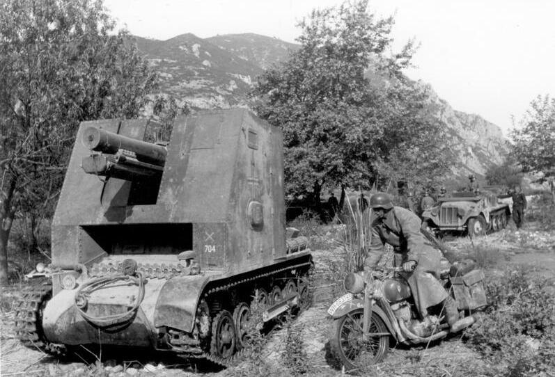 15 cm sIG 33 Sfl. auf Pz.Kpfw.I Ausf B на Балканах. 