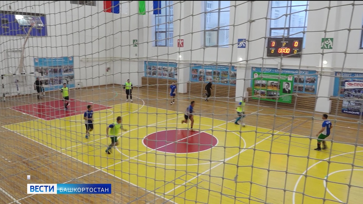    Уфимские врачи провели турнир по мини-футболу