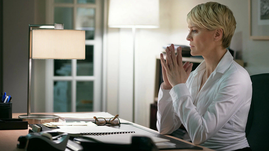     Кадр из сериала «Карточный домик»