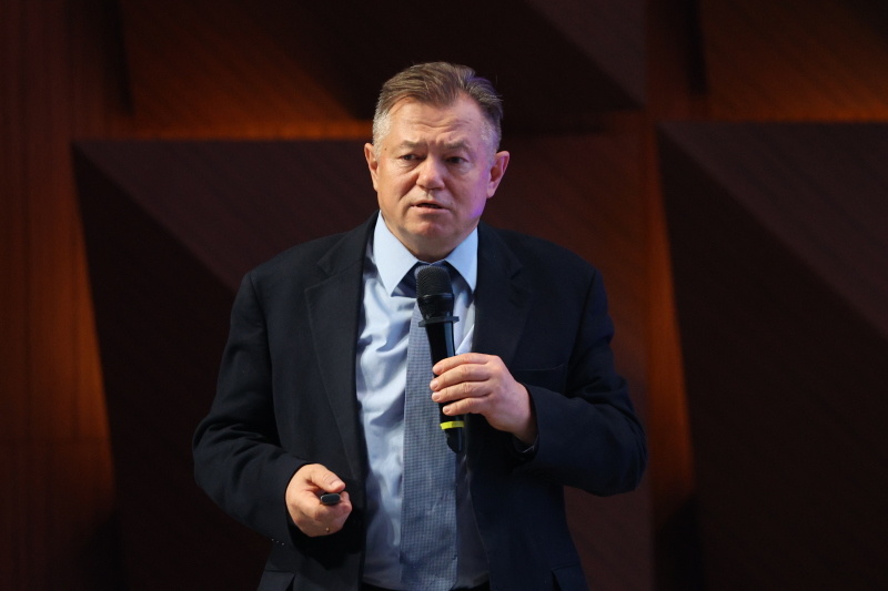    Сергей Глазьев заметил, что рубль сегодня должен укрепляться - такой тренд формируют фундаментальные факторы. Но этому сценарию препятствуют валютные спекуляции. Фото: Alexey Belkin/Globallookpress