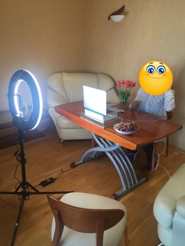 (лицо скрыто, в избежании включения режима “Я здесь плохо получилась” :) )