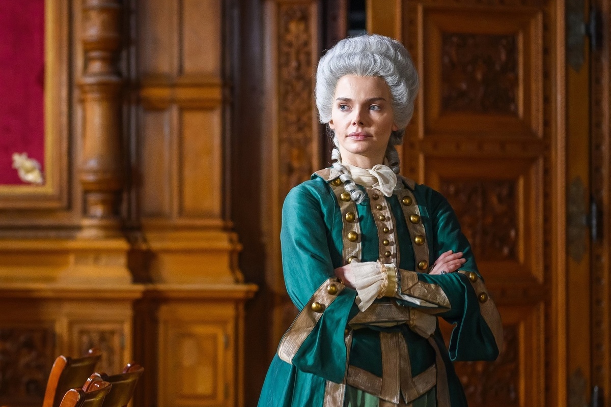 Елизавета Боярская в роли Екатерины II в сериале "Великая". Делитесь в комментариях. смотрели ли вы сериал