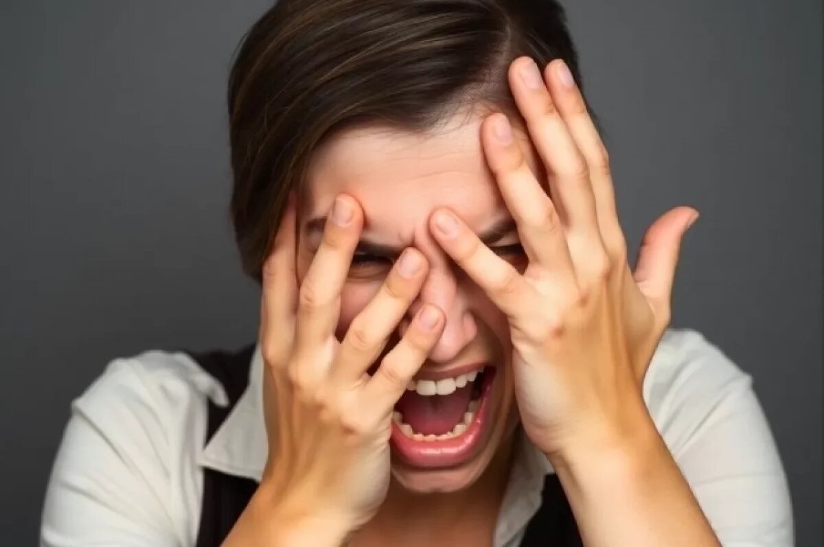    В дворе челябинской многоэтажки задержали женщину с окровавленным лицом