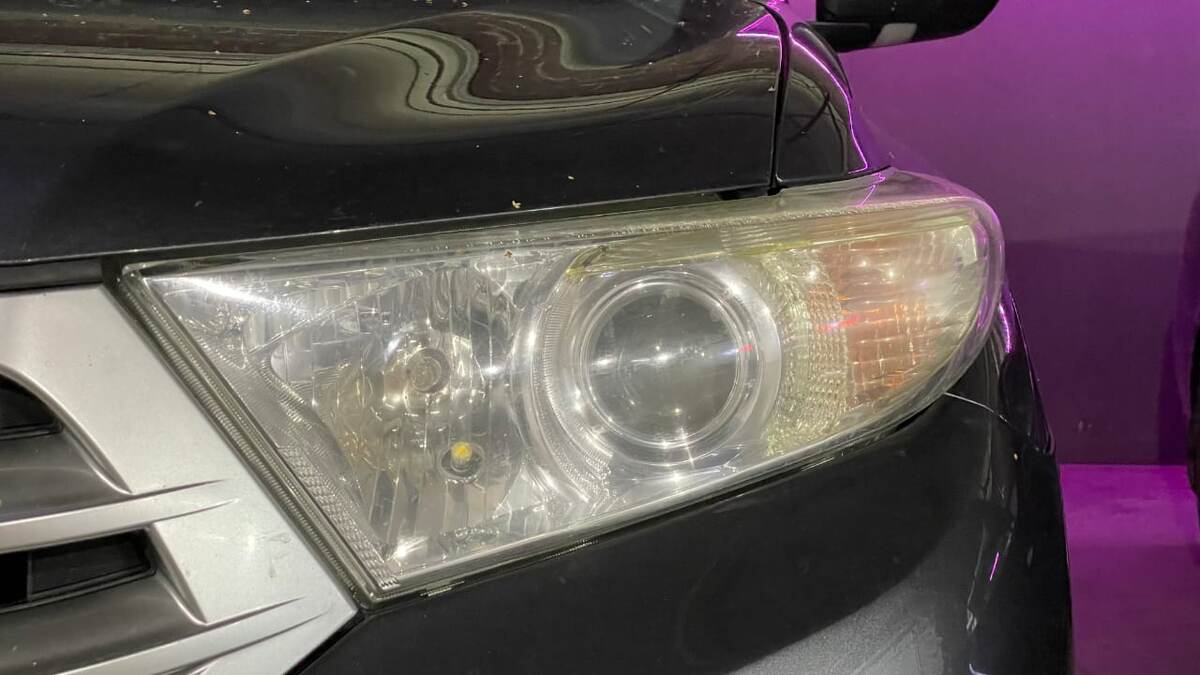 Пожелтевшее стекло фары