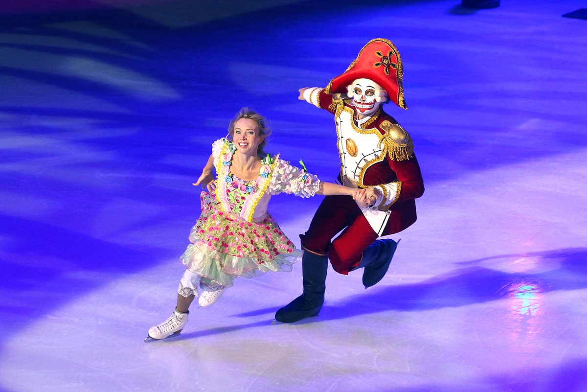 На фото: шоу Навки «Щелкунчик»