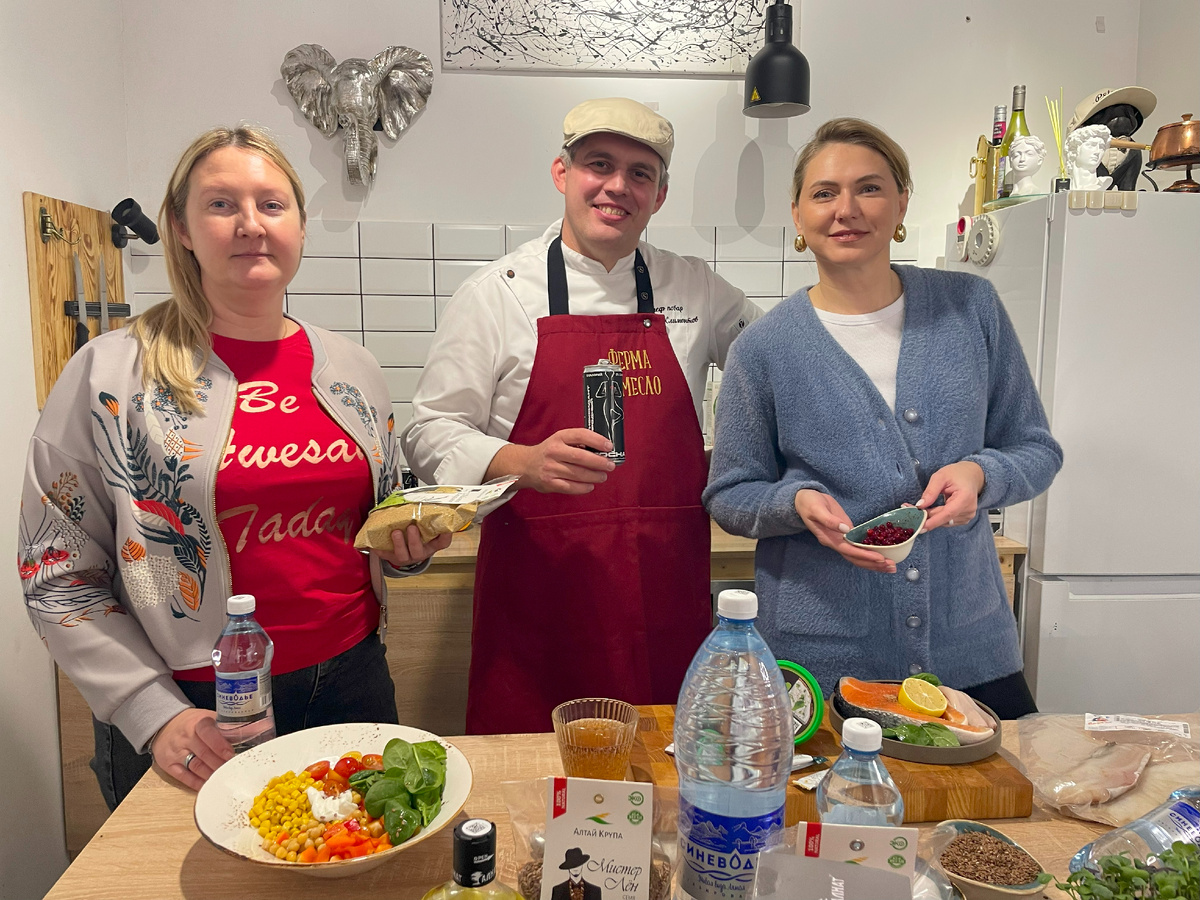 На съёмках видеорецептов для проекта "Я ХУДЕЮ" с шеф-поваром Павлом Климонтовым.