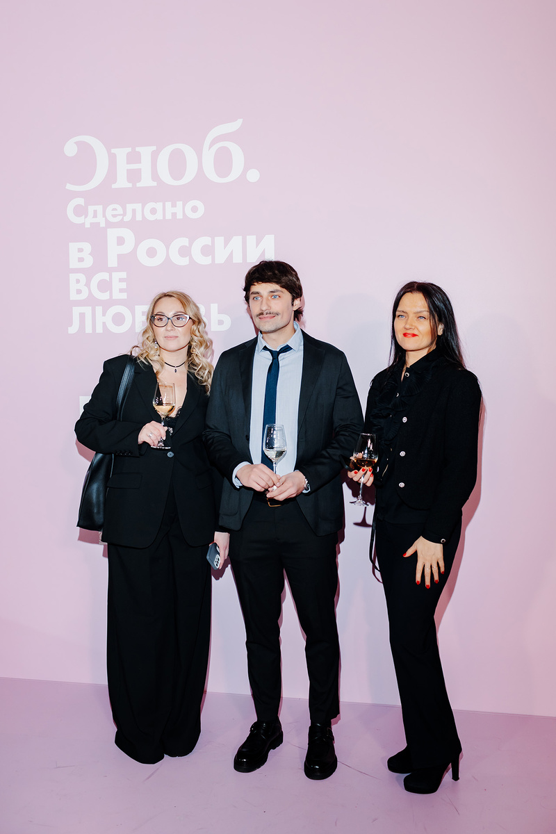    Мария Семенюк (слева) директор по маркетингу «Сноба», Алексей Скорик, основатель Nanga Agency, Мария Маханова, креативный продюсер «Сноба»