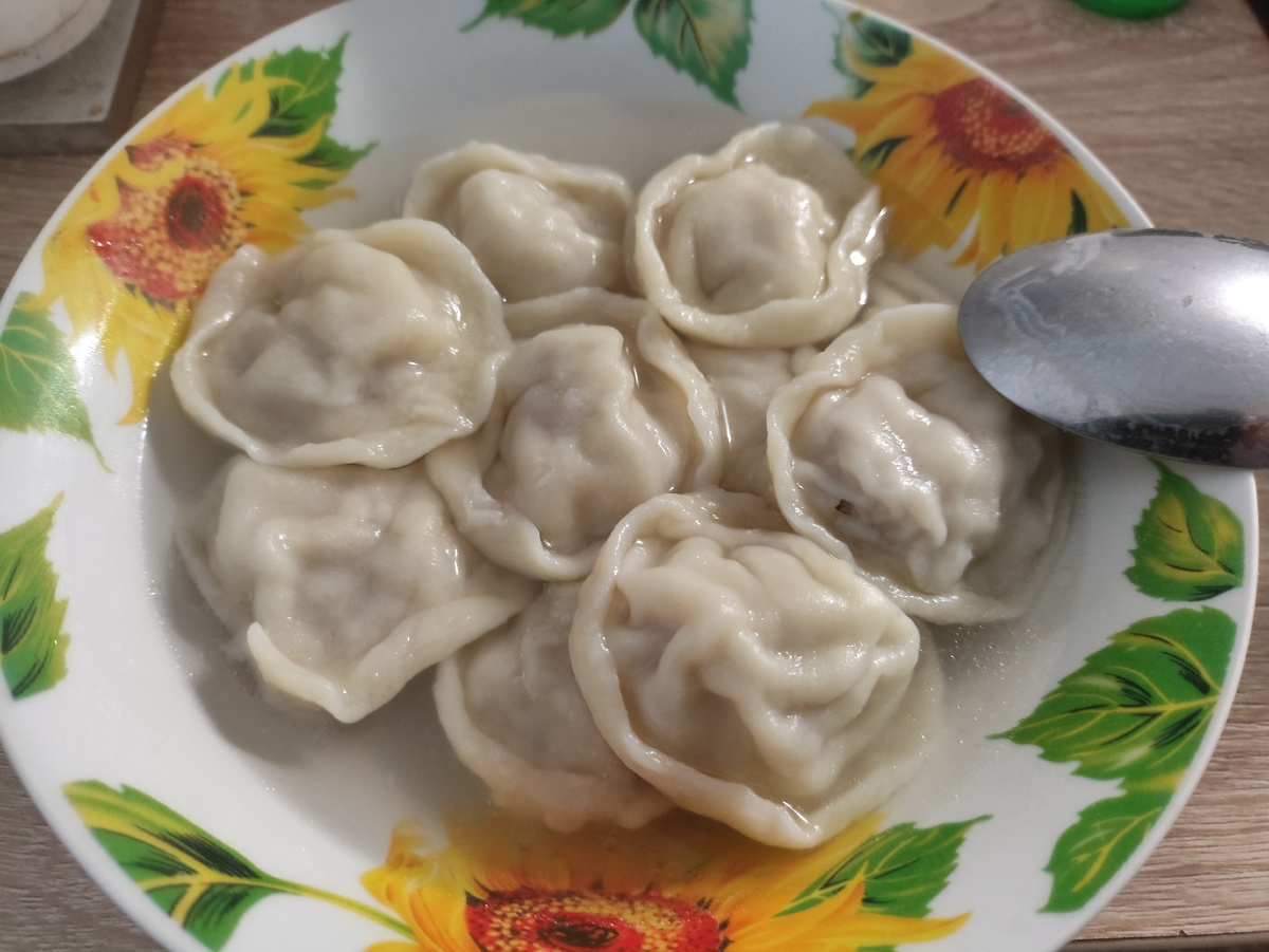 Мммм.... Тесто тоненькое, мяса много, красота!