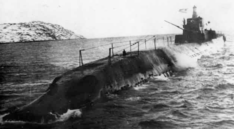 Подводная лодка К-1 - тип "К" (XIV Серия) в Кольском заливе, 1942 год