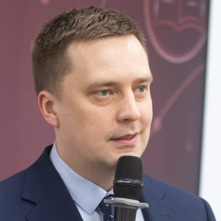    Олег Иванов