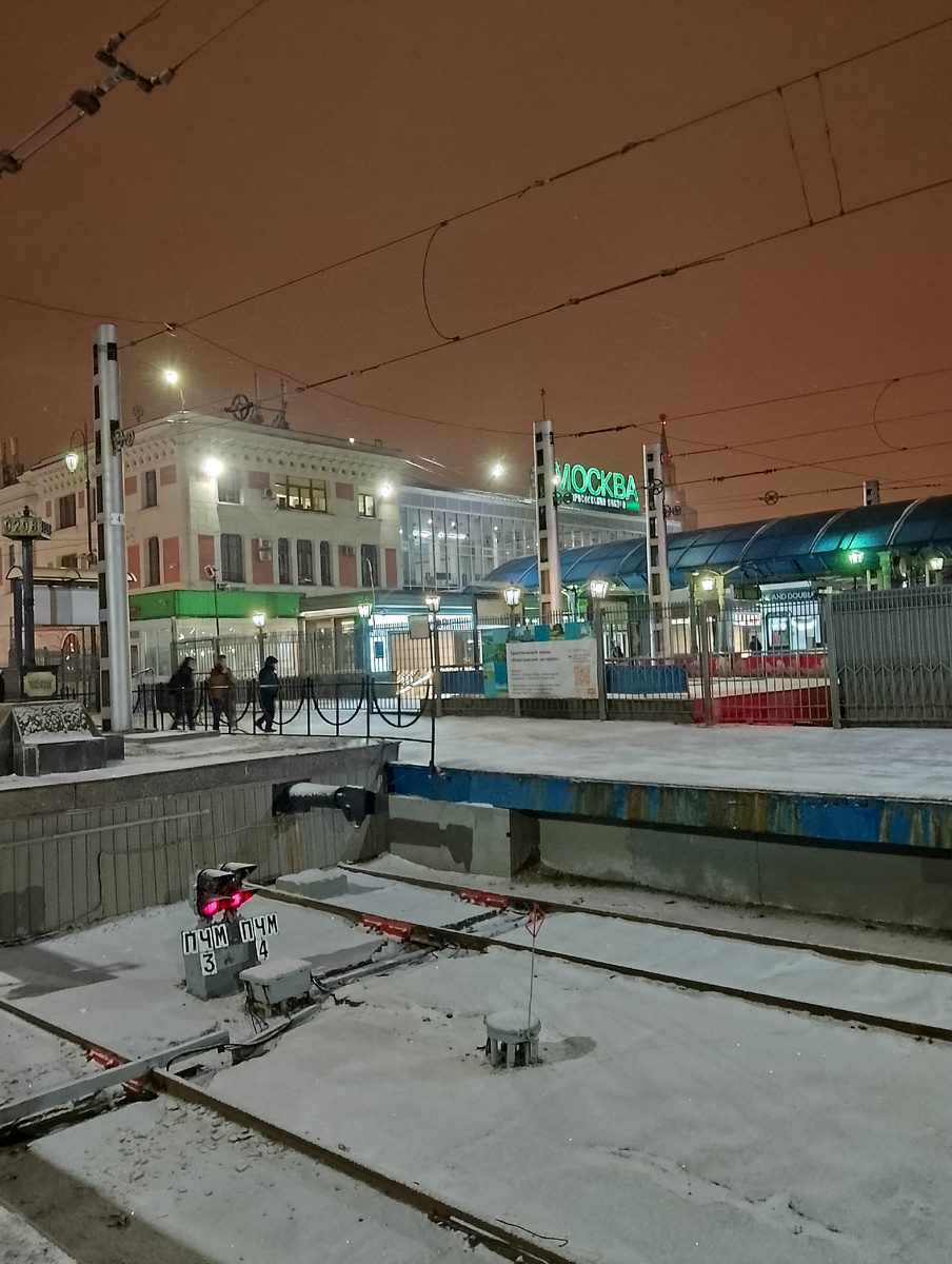 Ярославский вокзал со стороны путей дальнего следования, фото автора