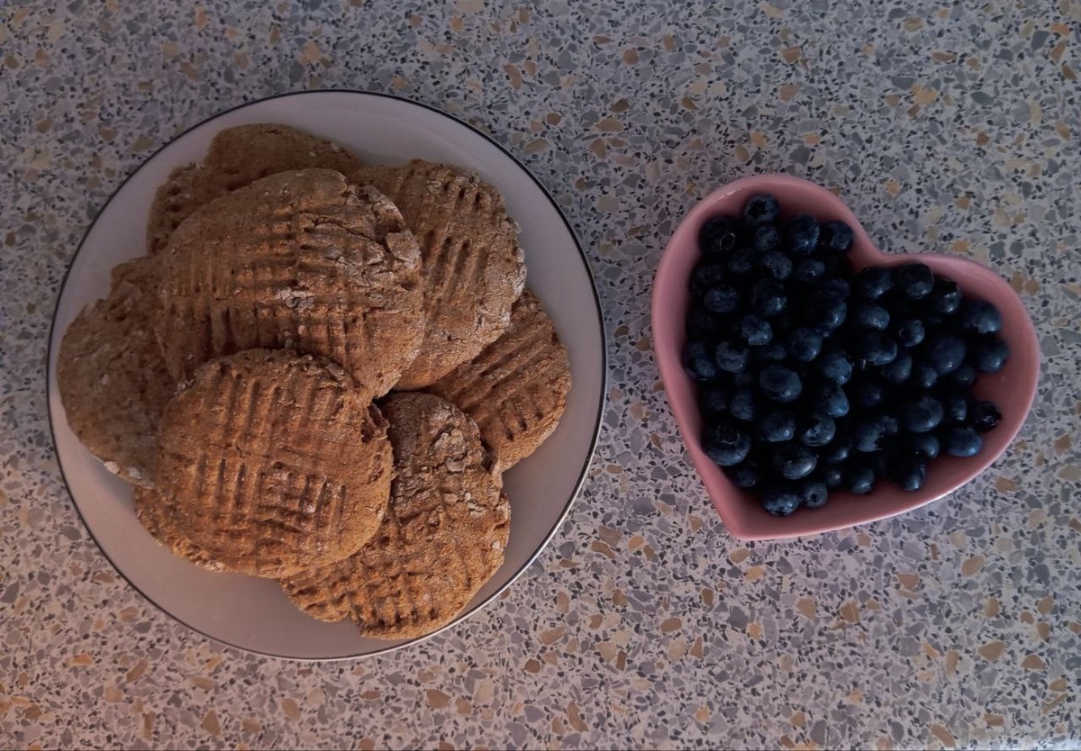 Советую подавать лепешки со свежими ягодами