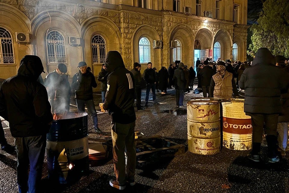   Проблемы в Абхазии началась после ноябрьских протестов Олег УМАРОВ