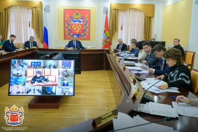    Паслер держит на контроле ремонт крупных социальных объектов в Домбаровском Белов Михаил Александрович