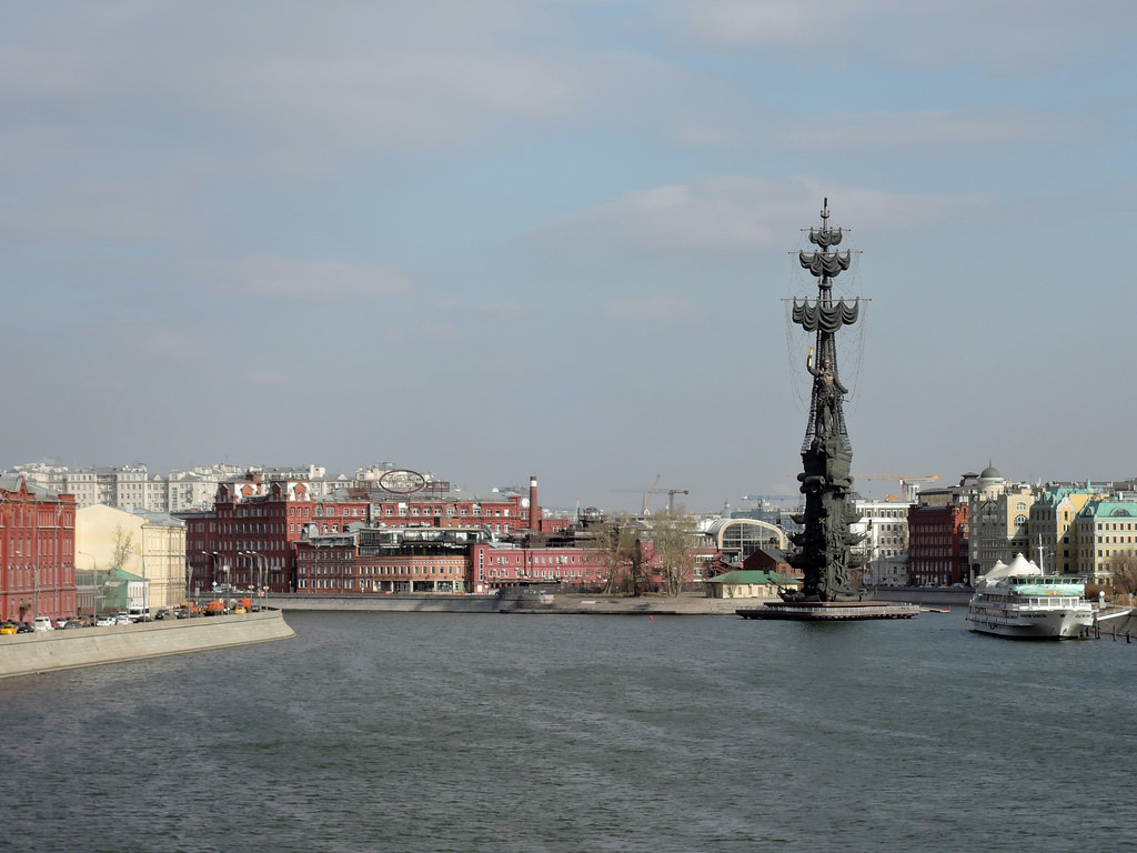 Памятник Петру Первому. Источник https://okora7.blogspot.com/2017/04. 