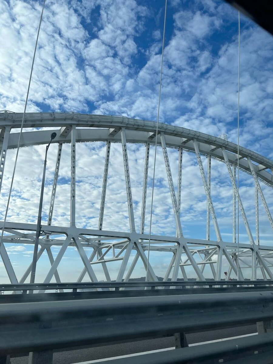 кусочек ]крымского моста