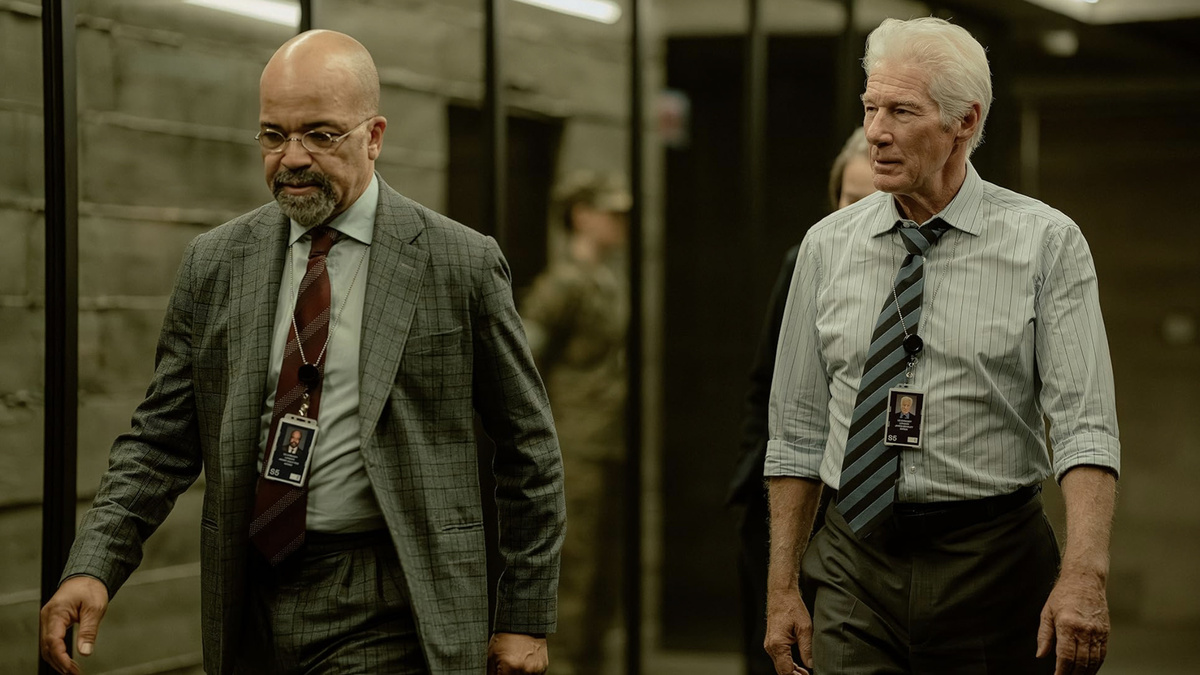 Кадр из сериала "Агентство" (Сезон 1)