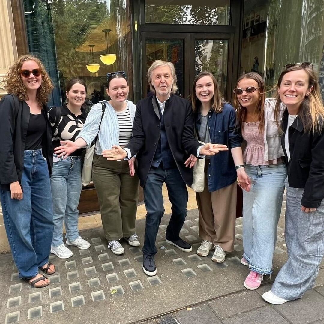 06.07.2024 Пол с фанами около офиса MPL