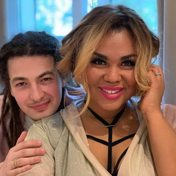     Корнелия Манго родила дочку