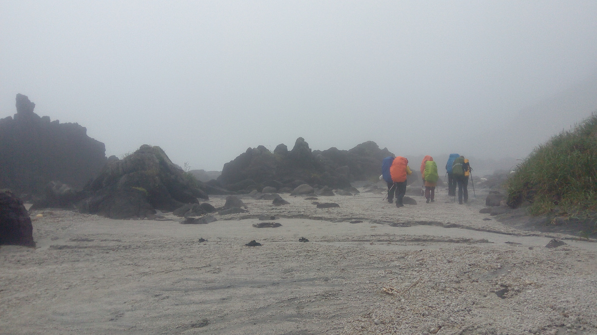 Скалы возле Теплых песков