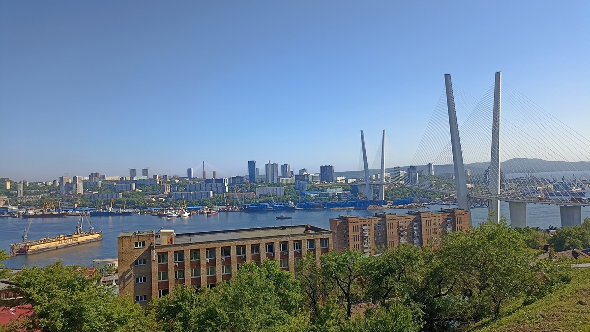 Золотой мост и бухта Золотой Рог