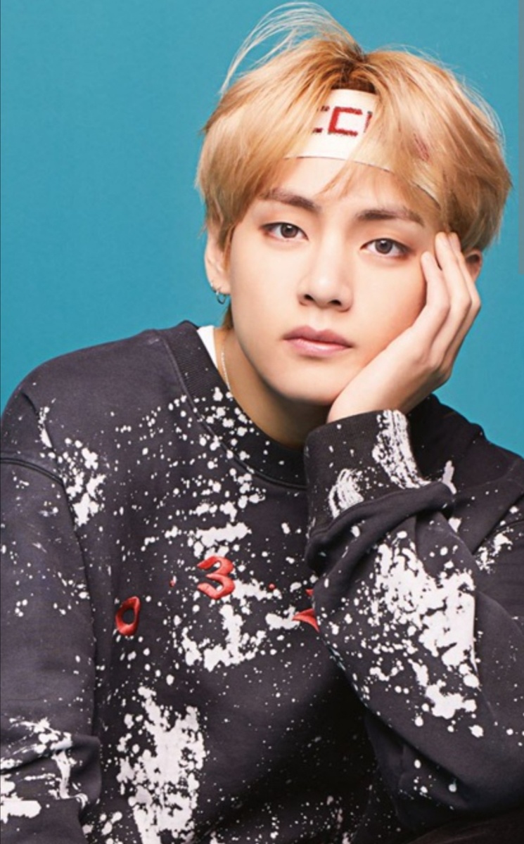 Ну какая милая плюшечка. А надпись на бандане: СССР? 