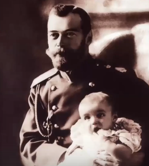 Николай II с цесаревичем