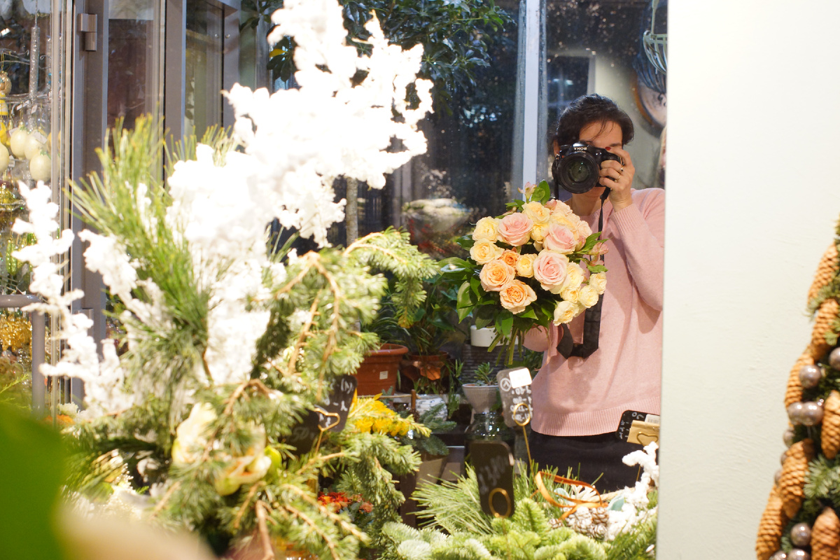 Чтобы проверить форму букета, нужно обязательно развернуть его к зеркалу