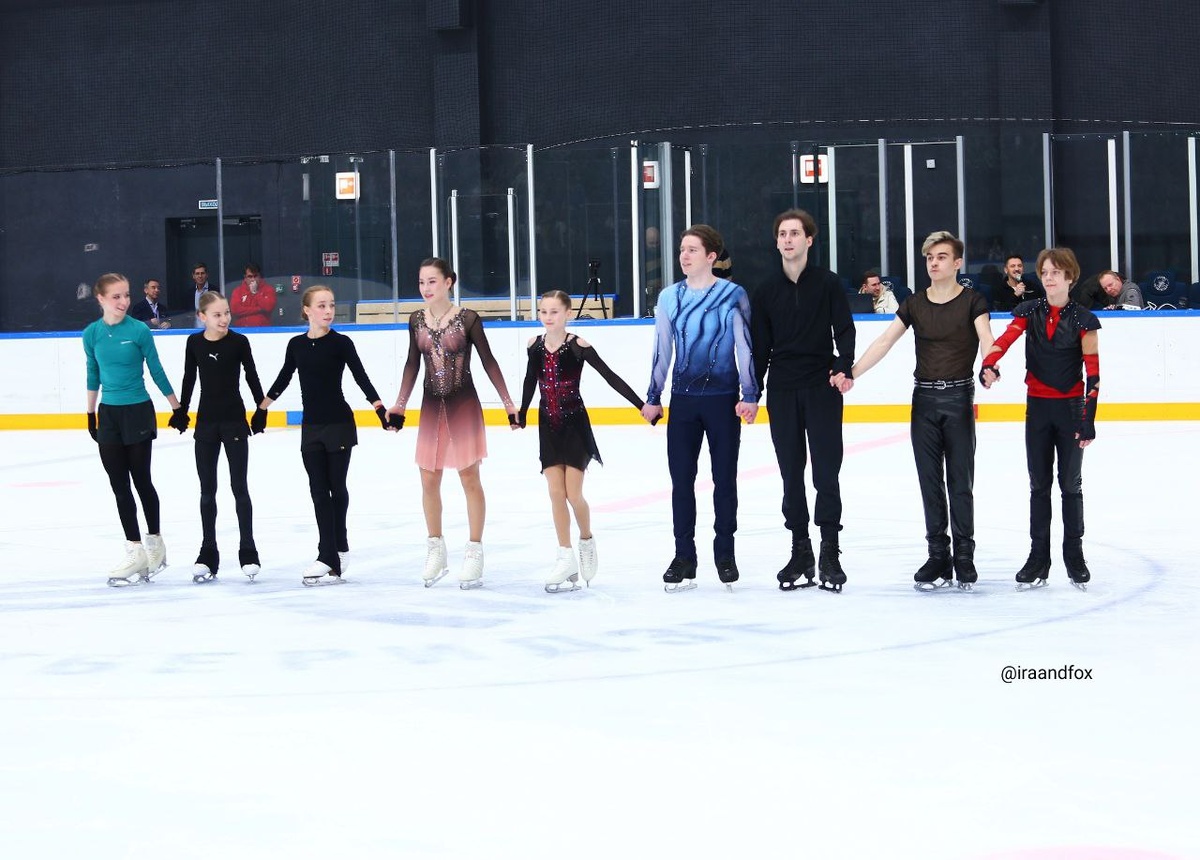 Поклон для зрителей. Фото Ирины Шаровой 