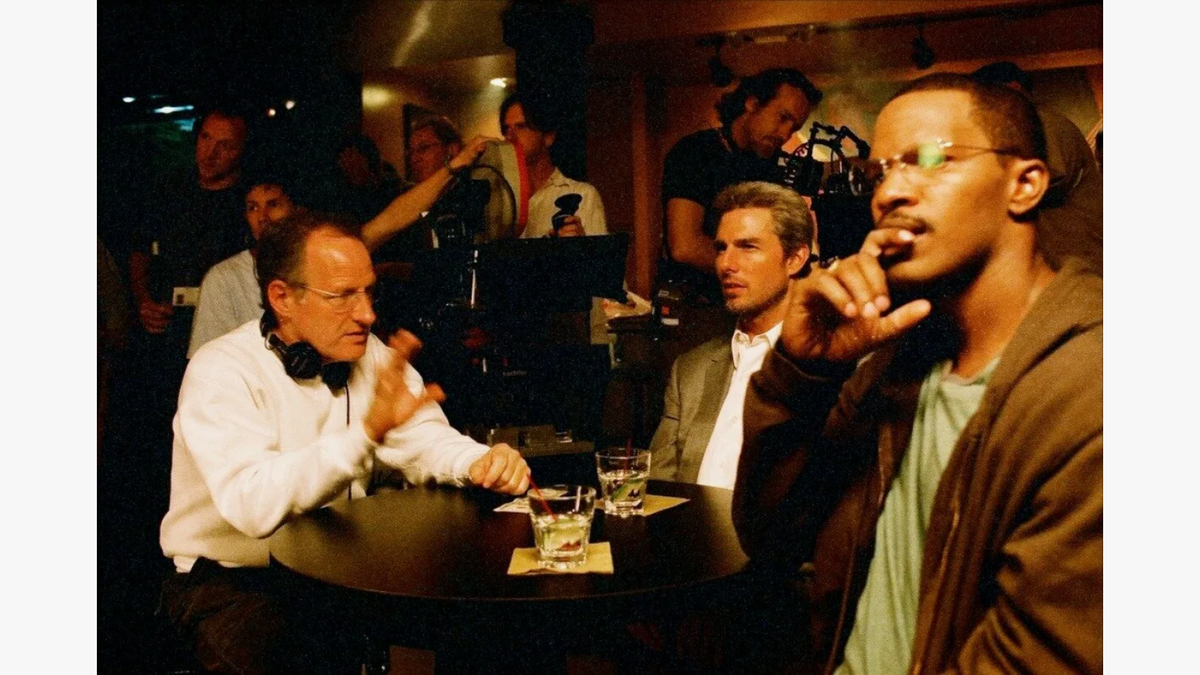 Фото со съёмок фильма. Слева - режиссёр Майкл Манн