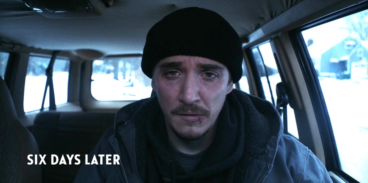 Через 6 дней после первой части герой Галлнера выглядит не очень. Кадр из к/ф «Улыбка 2».