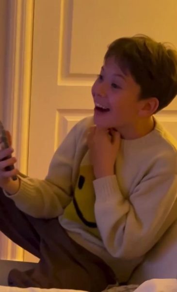    Шепелев показал, как Платон был счастлив увидеть себя на экране, фото: соцсети