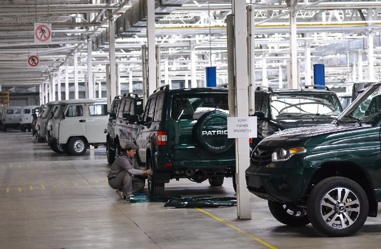 Внедорожникам УАЗ грозила течь масла и антифриза