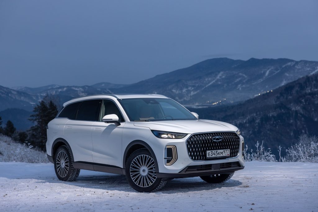 Новый Chery Tiggo 9 будет доступен к покупке в России в двух комплектациях — Prime и Ultra.