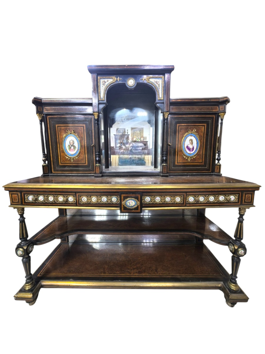 Французский Bonheur-du-jour с севрским фарфором