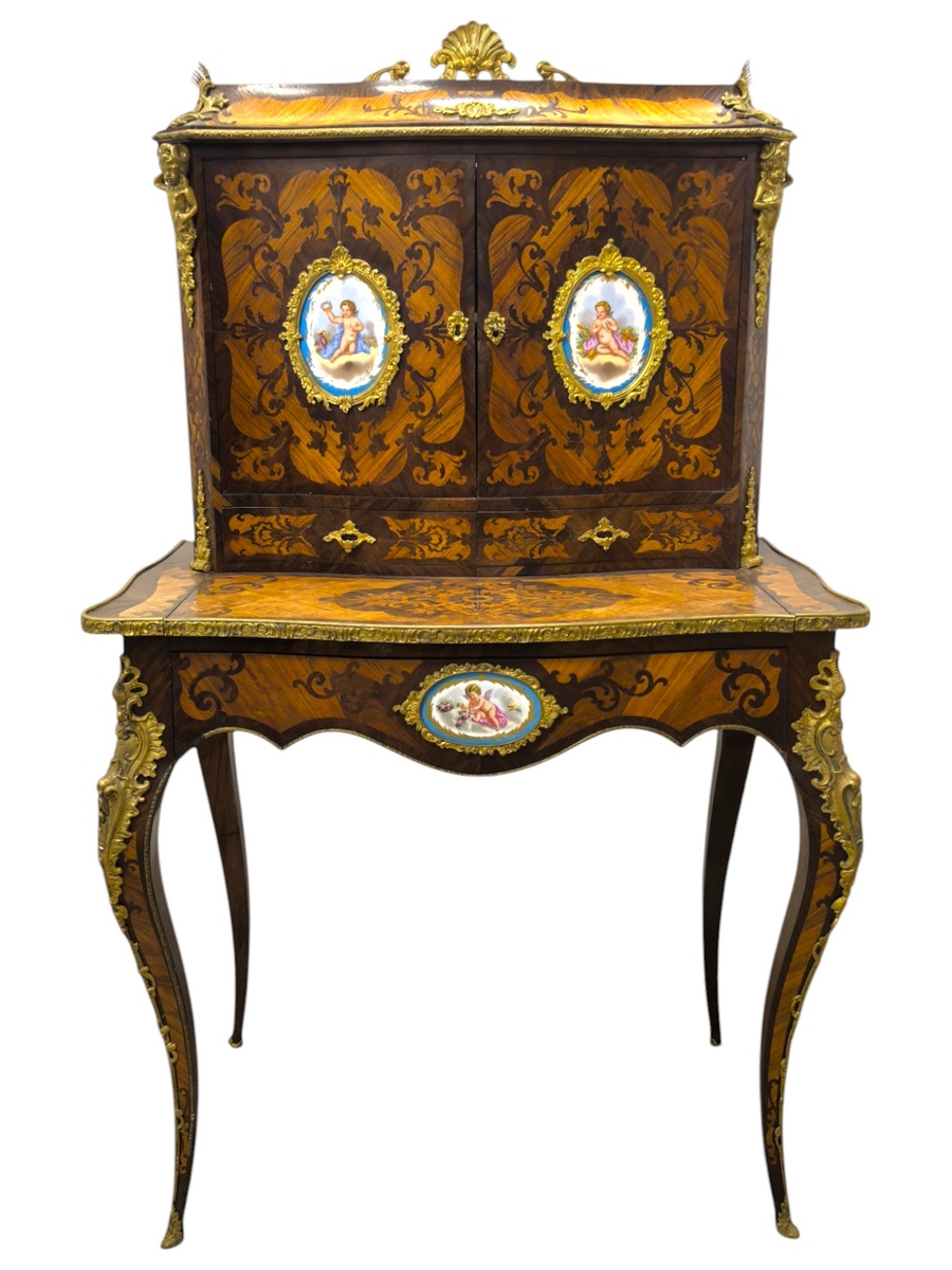 Французский секретер Бон-дю-жур с севрским фарфором