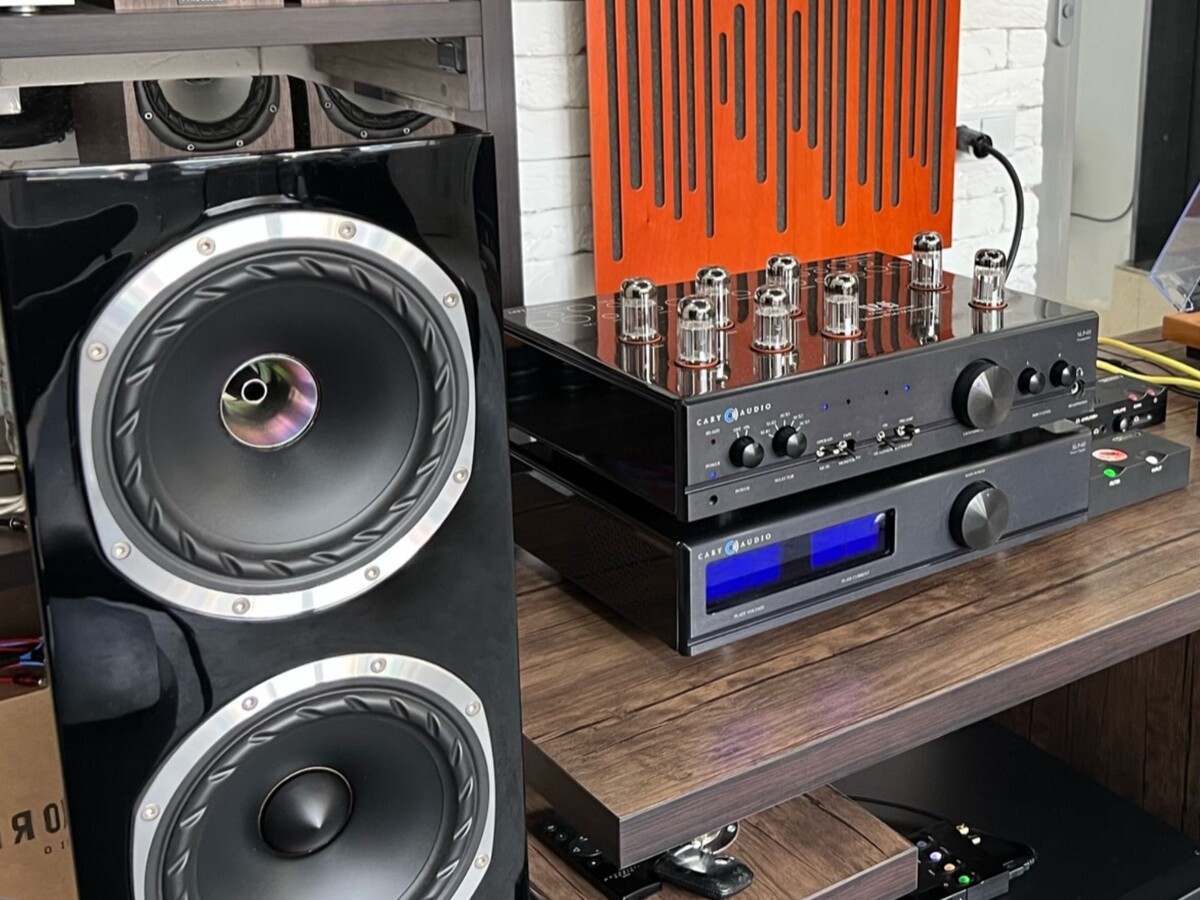 двухэтажный ламповый предусилитель Cary Audio SLP-05