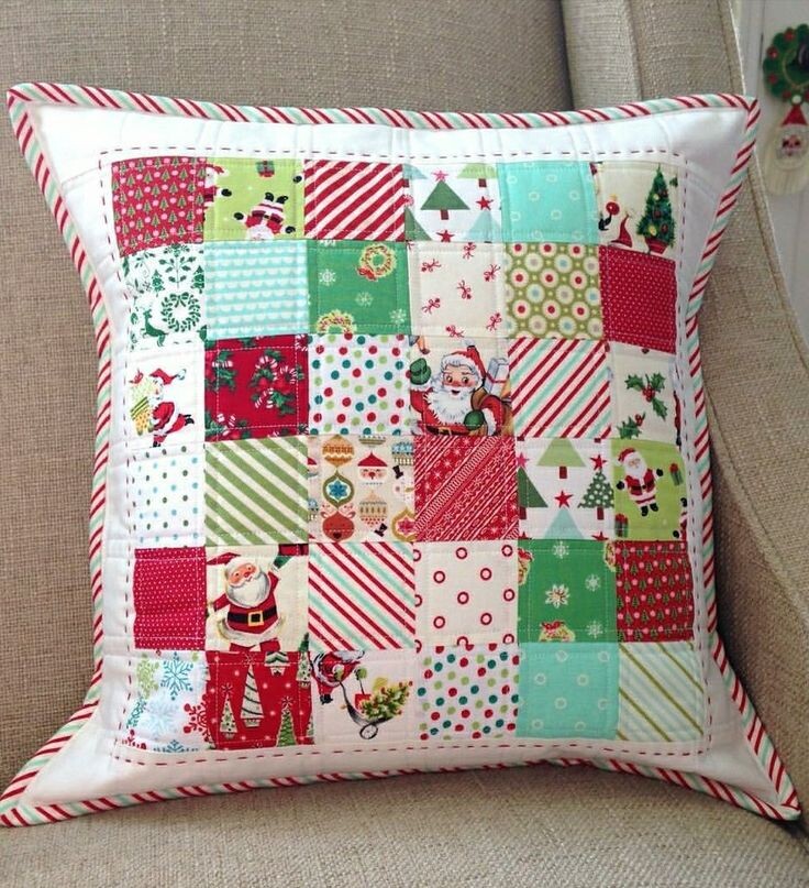 А здесь уже множество тканей с новогодними мотивами и просто квадратики