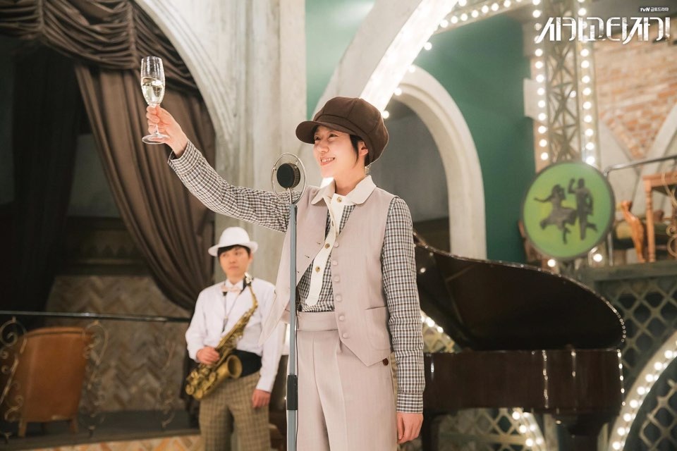 ...только представь, как будут рады поклонницы положительному отзыву...